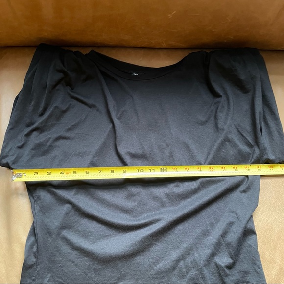 NWT Zara shoulder pad padded top black chic blogger favorite style sold out - Picture 5 of 6